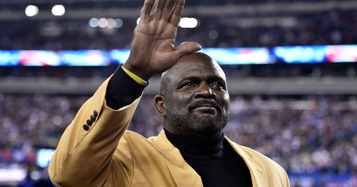 NFL great Lawrence Taylor released from hospital, recovering from pancreatitis