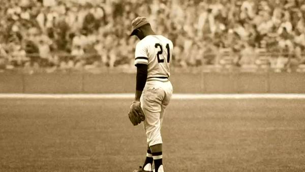 Channel 11 looks back on the legacy of Roberto Clemente