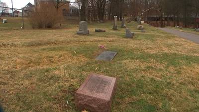 Woman says mother’s gravesite at Hampton Cemetary was damaged by outside gravedigger