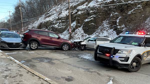 3 injured in head-on collision on North Side